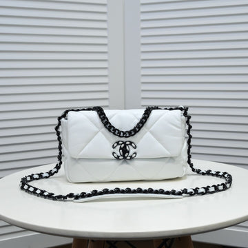 19 Flap Bag 26CM White Black Hardware