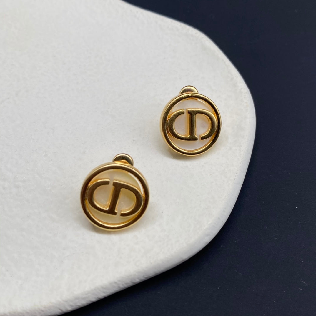 CD Stud Earrings Mop Antique Gold