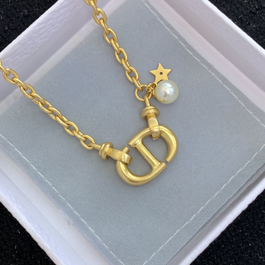 CD Pedant Mop Star Gold Necklace