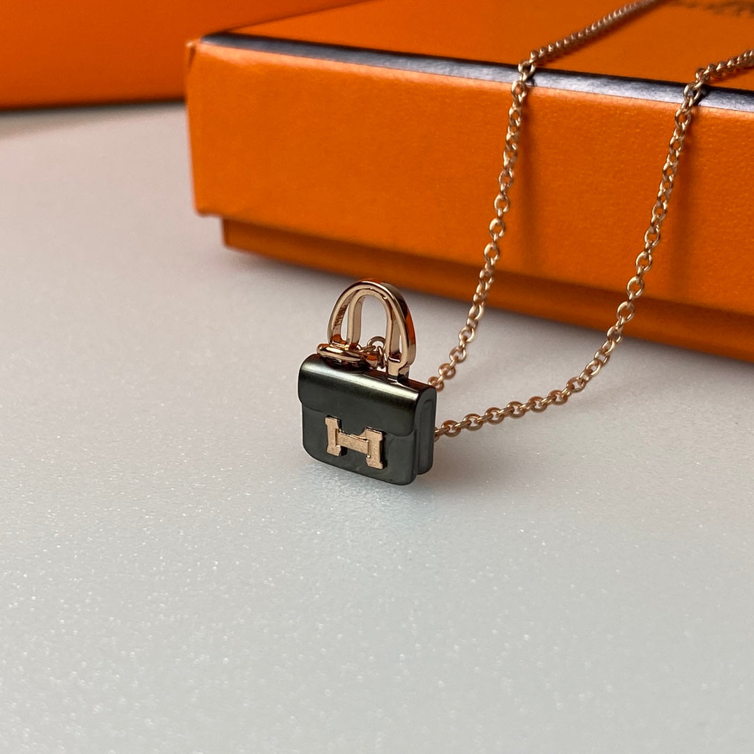 Constance Black Pedant Pink Gold Necklace