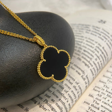 Clover Necklace Gold Onyx