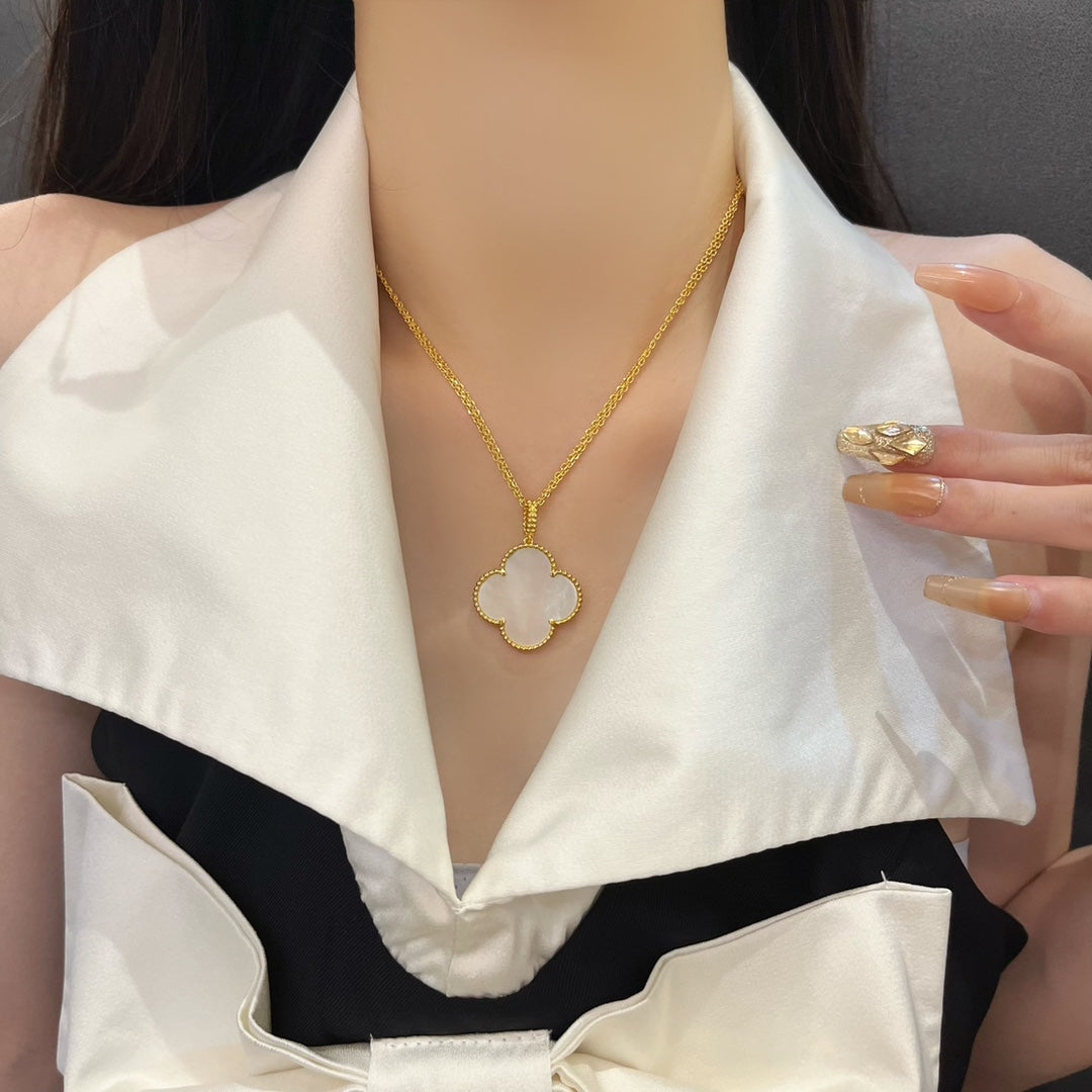 Clover Pink Mop Gold Necklace