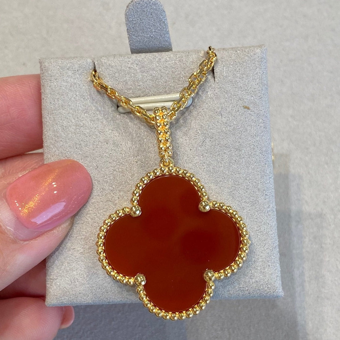 Clover Necklace Gold Carnelian