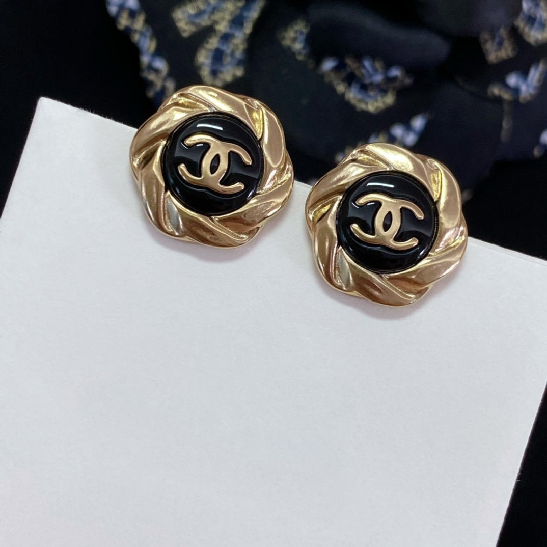 Double C Mini Stud Gold Black Earrings