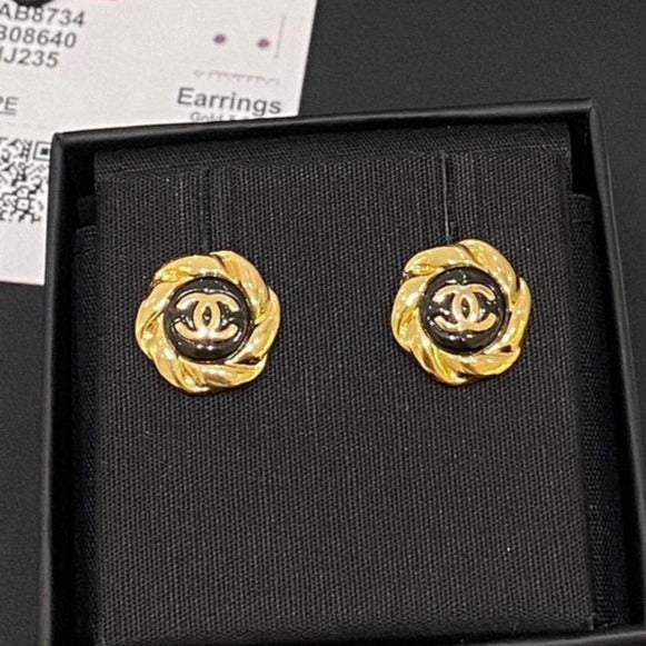 Double C Medium Stud Gold Black Earrings