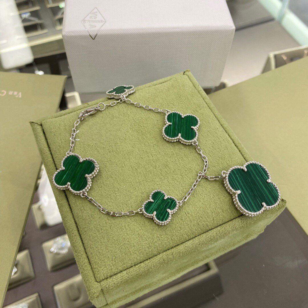 Clover 5 Motifs Sivler Malachite Bracelet