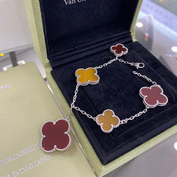 Clover 5 Motifs Sivler Carnelian Tiger Eye Bracelet