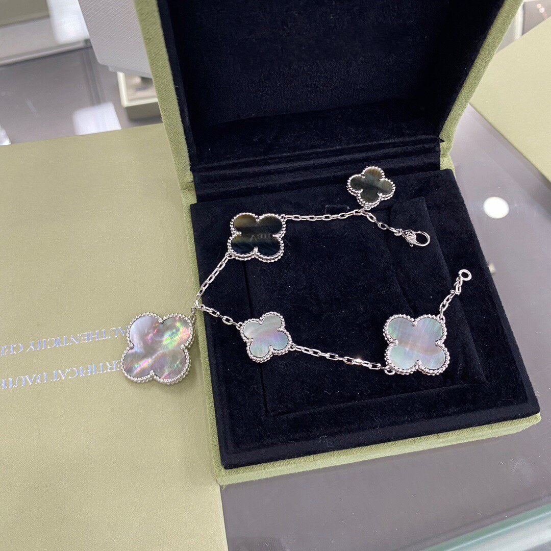 Clover 5 Motifs Sivler Dark Mop Bracelet