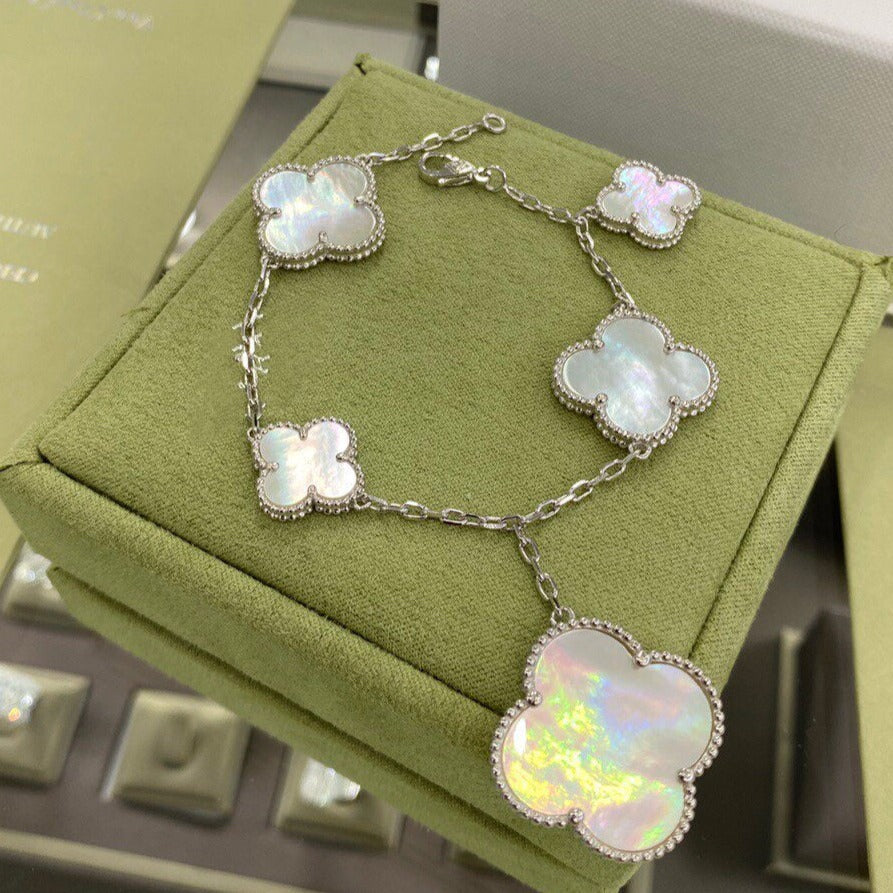 Clover 5 Motifs Sivler White Mop Bracelet