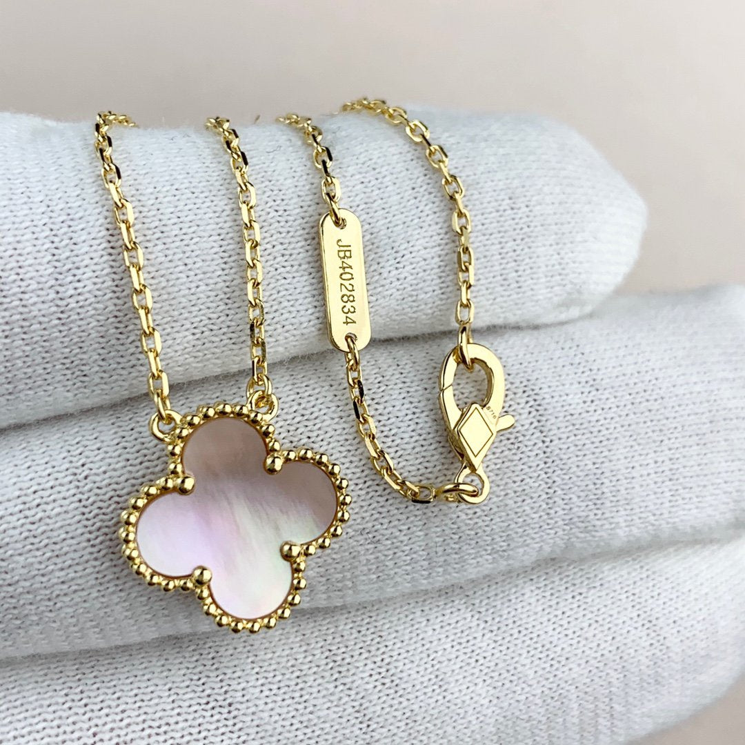 Clover Pedant Pink Mop Gold Necklace