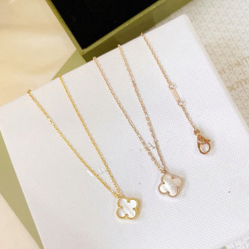 Clover Pedant Mini Mop Necklace