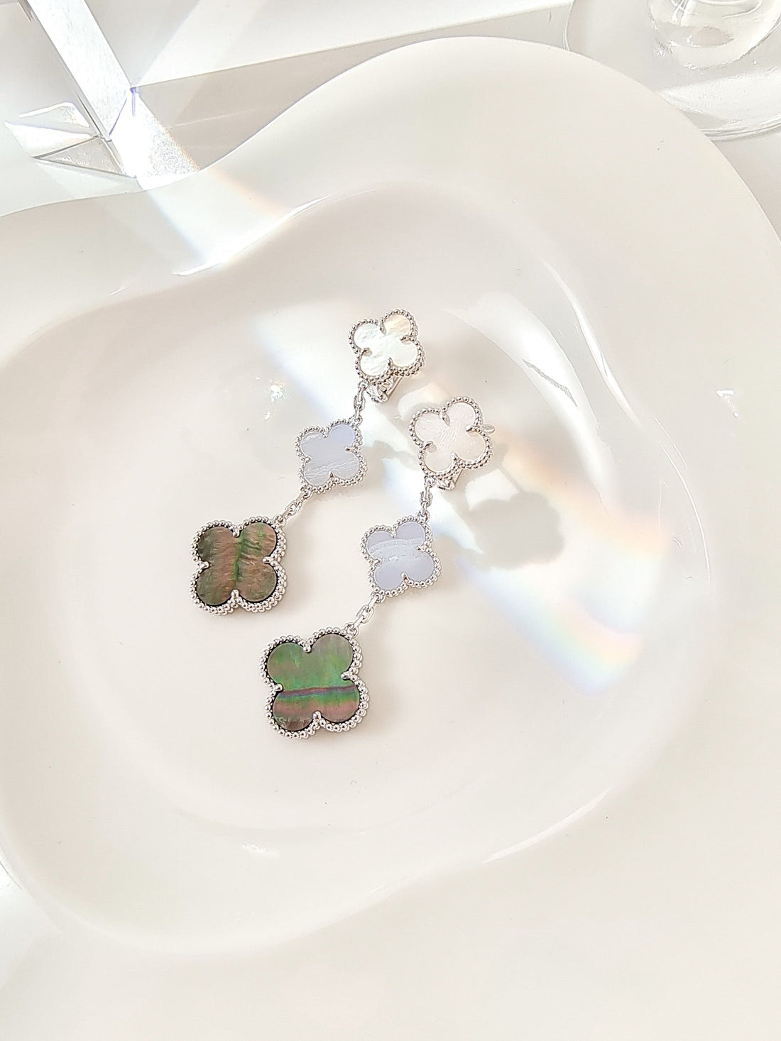 Clover 3 Motifs Chalcedony Dark Mop Silver Earrings