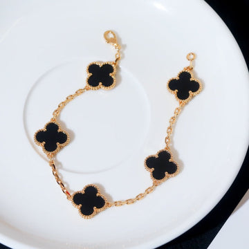 Clover 5 Motif Onyx Pink Gold Bracelet