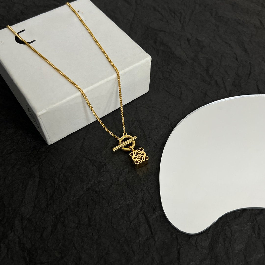 Anagram Hoop T-Bar Medium Necklace