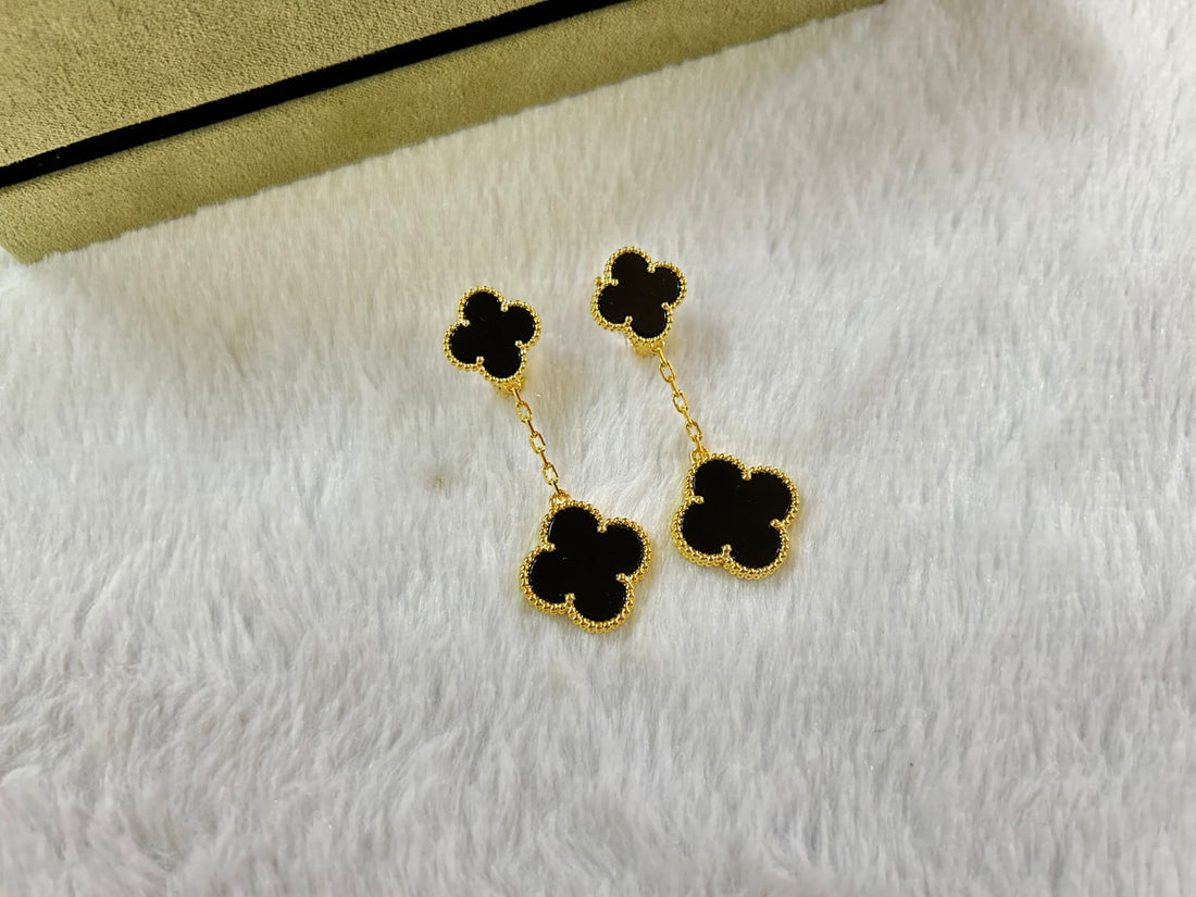 Clover 2 Motif Onyx Earrings