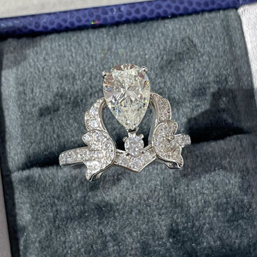 Soir De Fete Silver Diamond Ring
