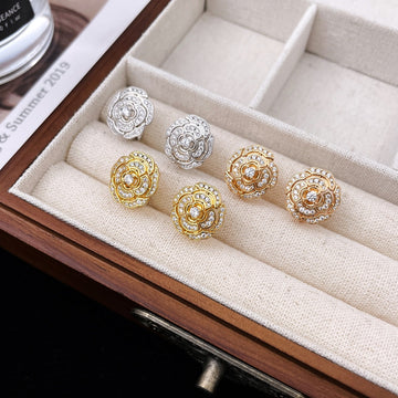 Bouton Camelia Diamond Stud Earrings