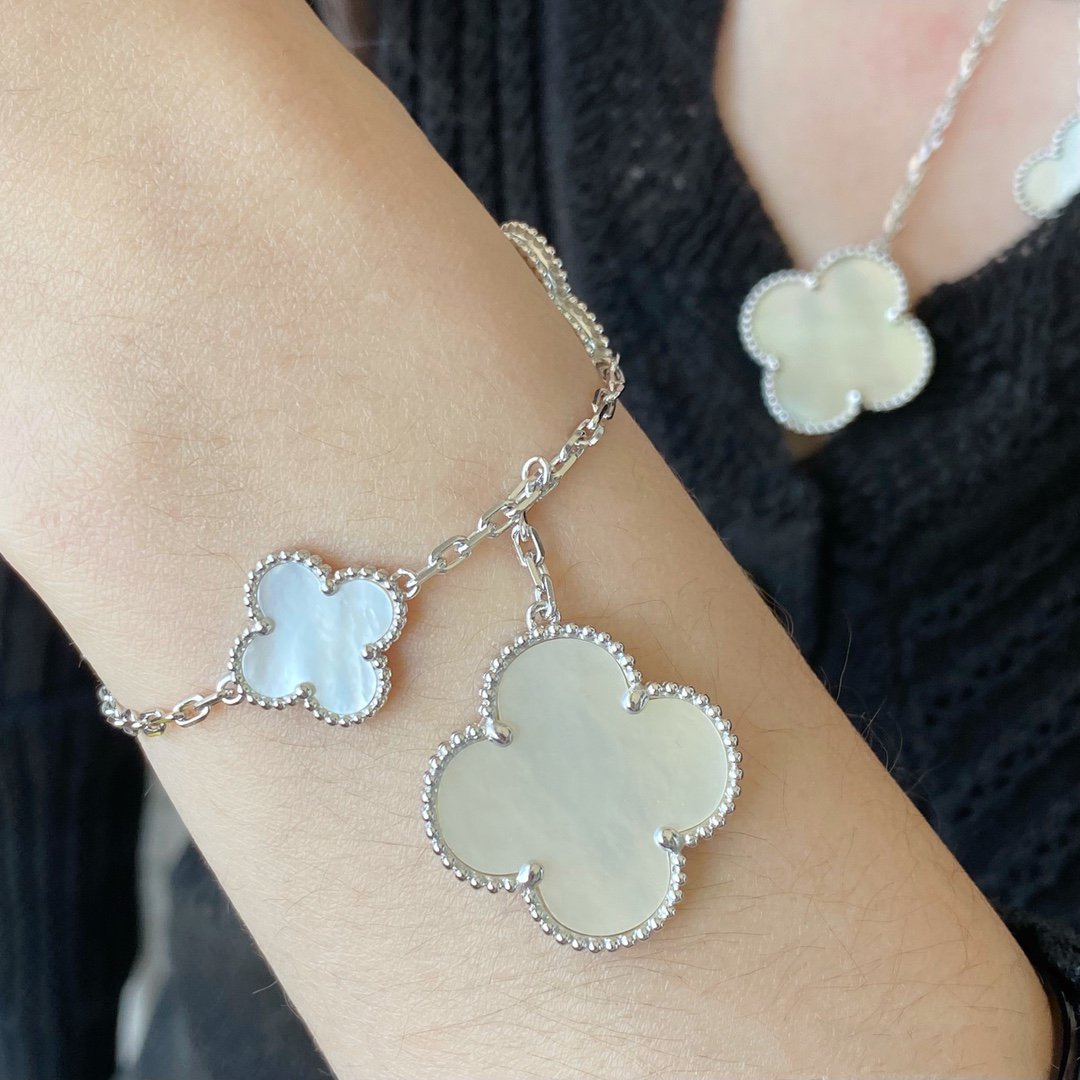Clover 5 Motif White Mop Silver Bracelet