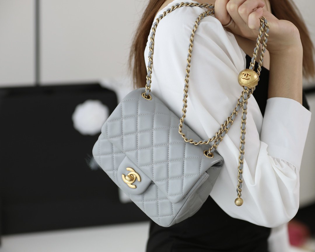 Flap Bag 17CM Grey Lambskin Gold Hardware