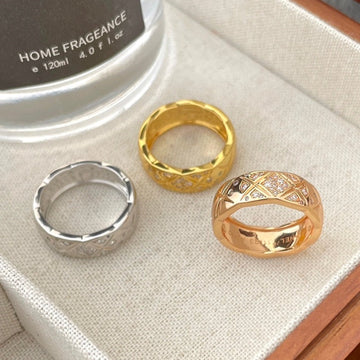 Crush Ring 6.8mm Gold Diamonds Quilted