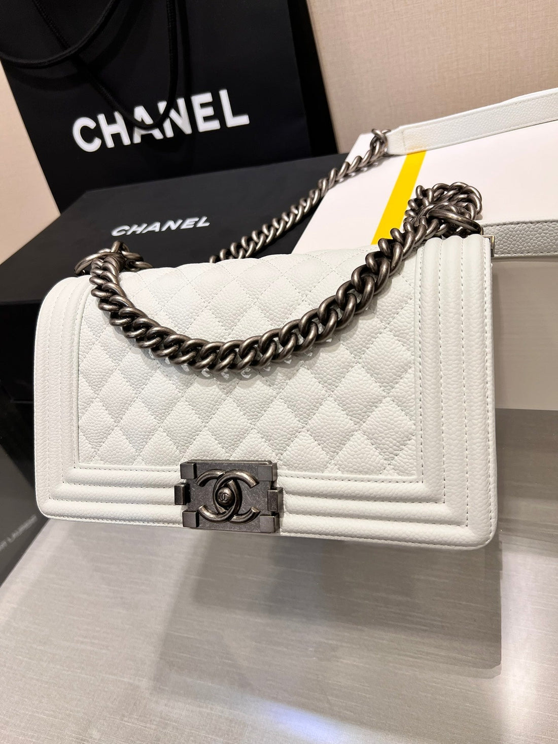 Boy Bag Medium 25 White Caviar Ruthenium Hardware