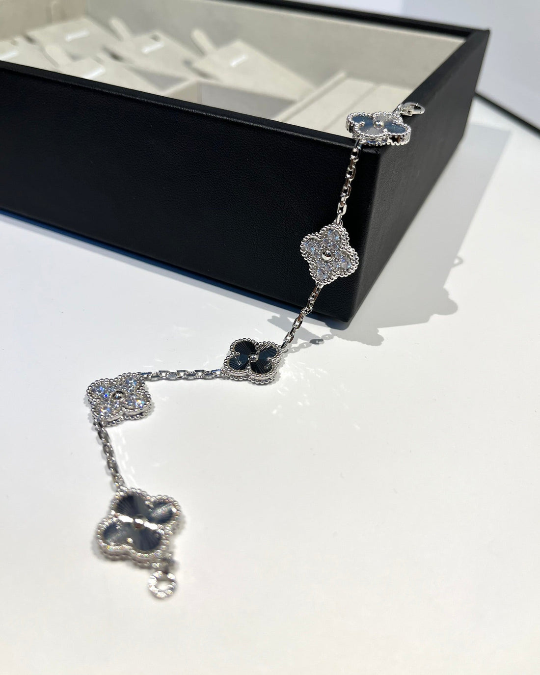 Clover 5 Motif Silver Diamond Bracelet