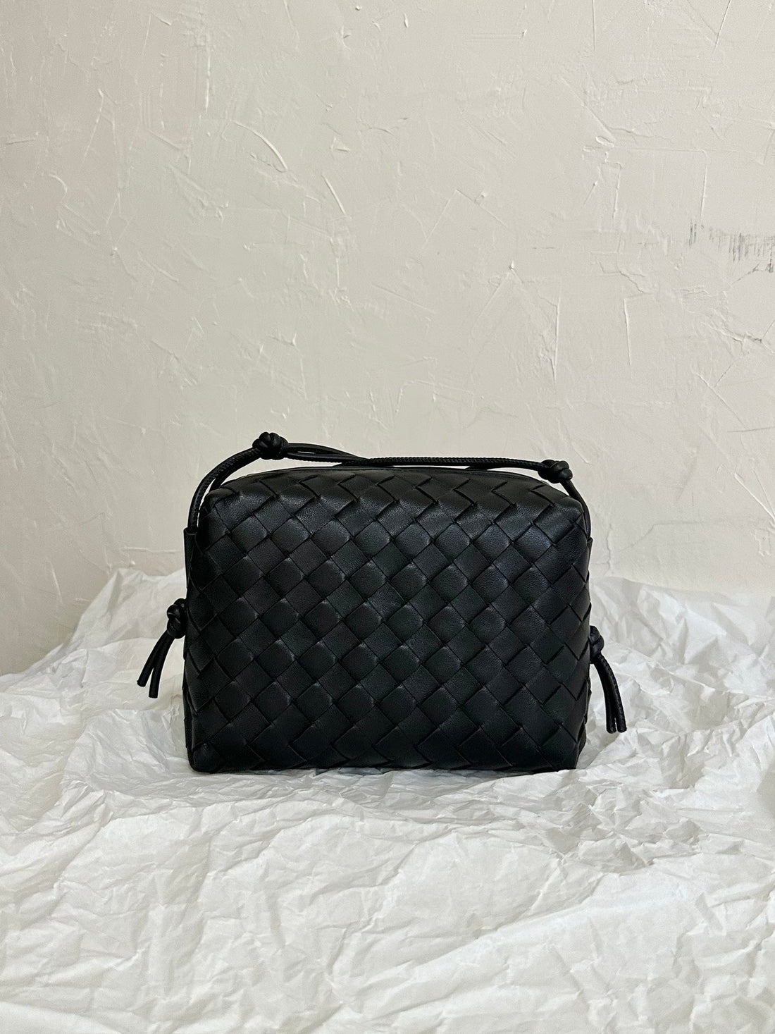 Bv Loop Small 23CM Black Calfskin