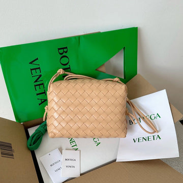 Bv Loop Small 23CM Beige Calfskin
