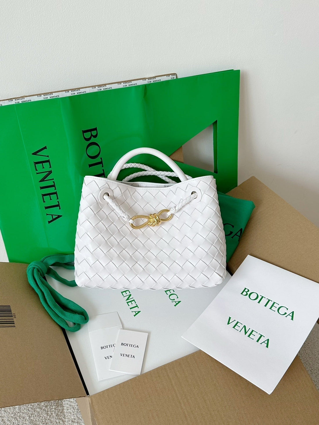 Bv Small Andiamo 25CM White Lambskin