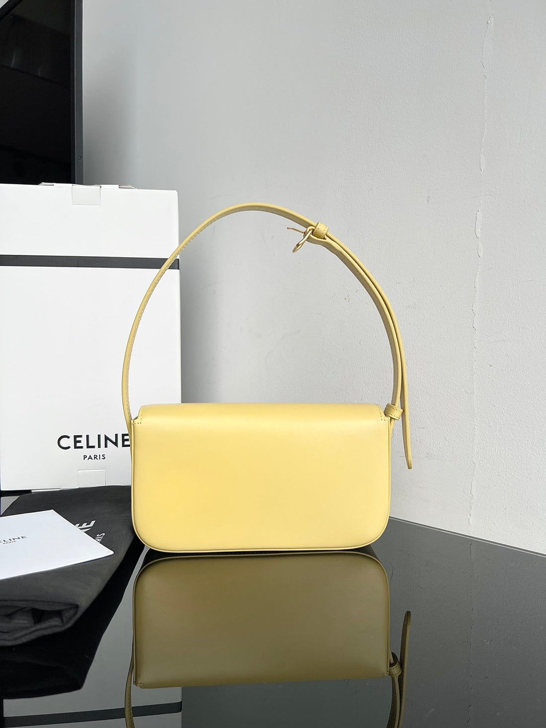 Classic Triomphe 20 Yellow Calfskin