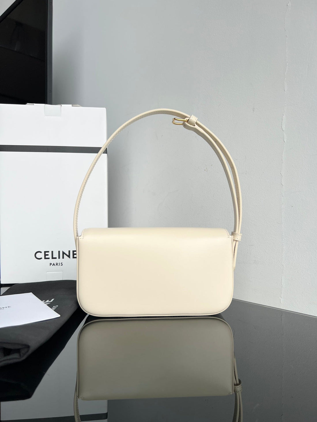 Classic Triomphe 20 Cream Calfskin Gold Hardware