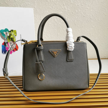 Medium Galleria 28 Grey Saffiano Leather