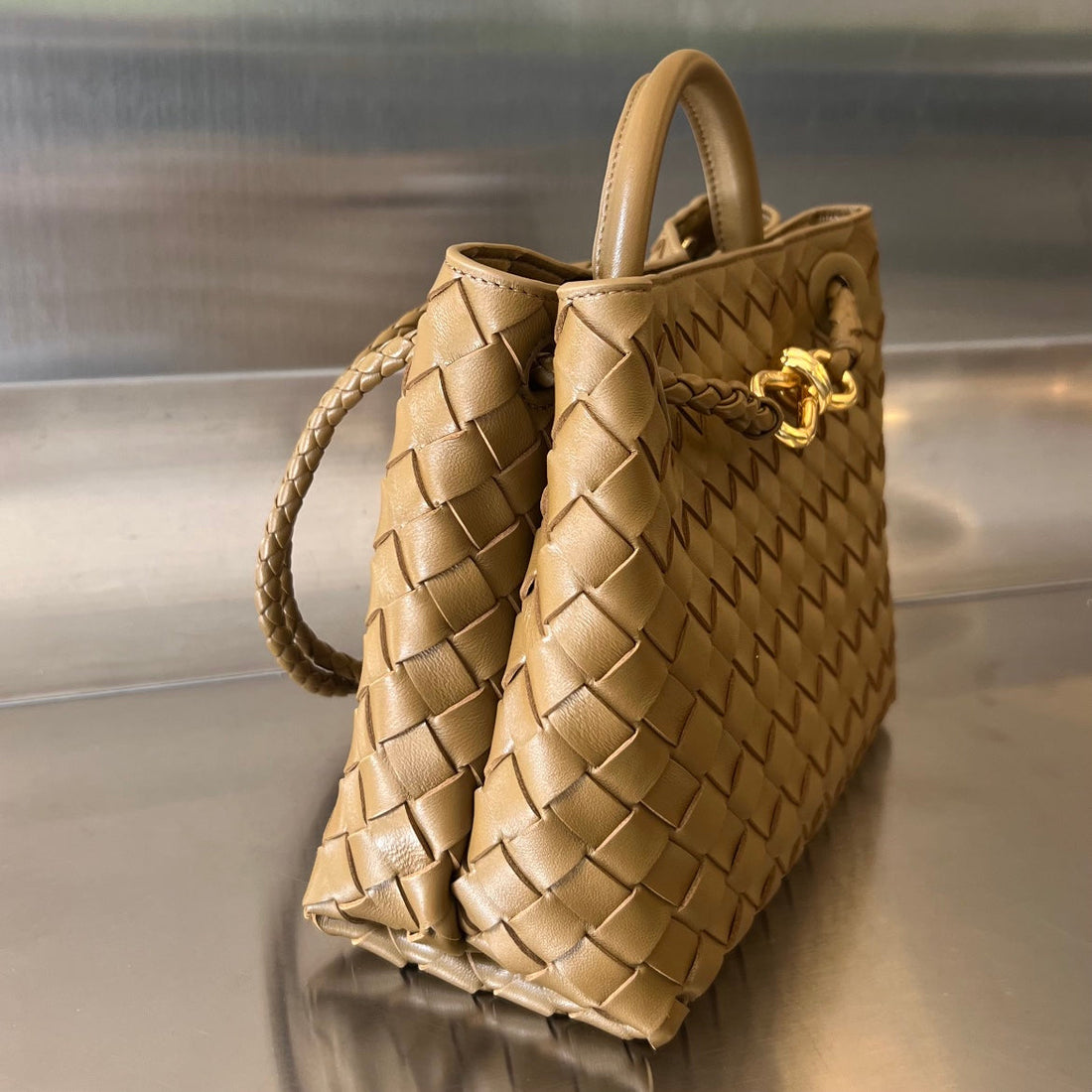 Bv Small Andiamo 25CM Brown Lambskin