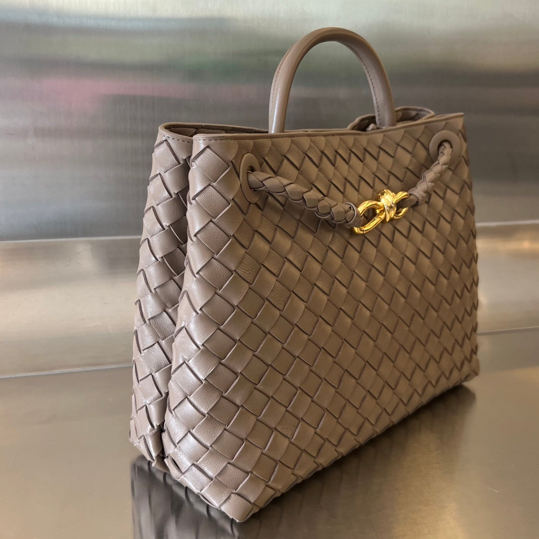 Bv Medium Andiamo 32CM Chocolate Lambskin
