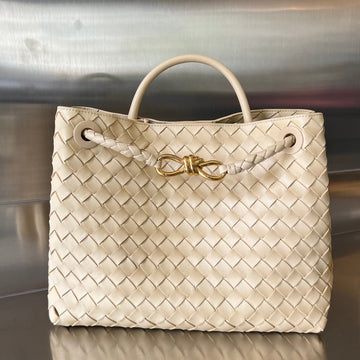 Bv Medium Andiamo 32CM Beige Lambskin