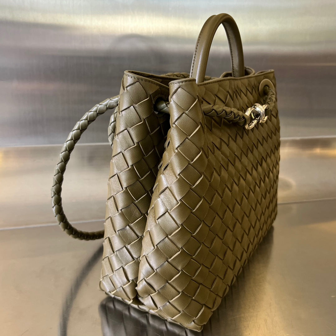 Bv Medium Andiamo 32CM Olive Lambskin