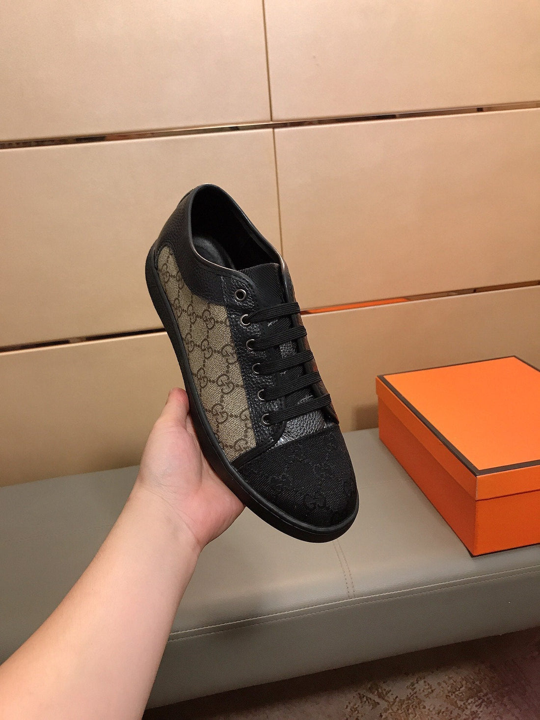 GG Ace Back Grey Low-Top Sneakers
