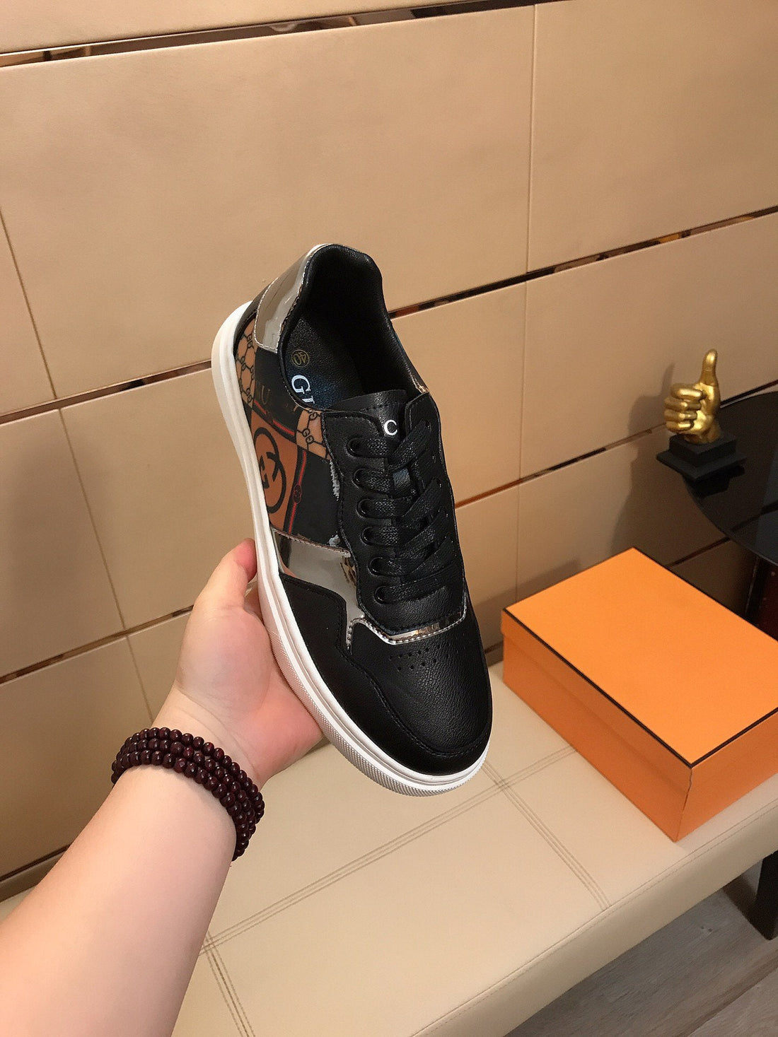 GG Screener Black Sneakers