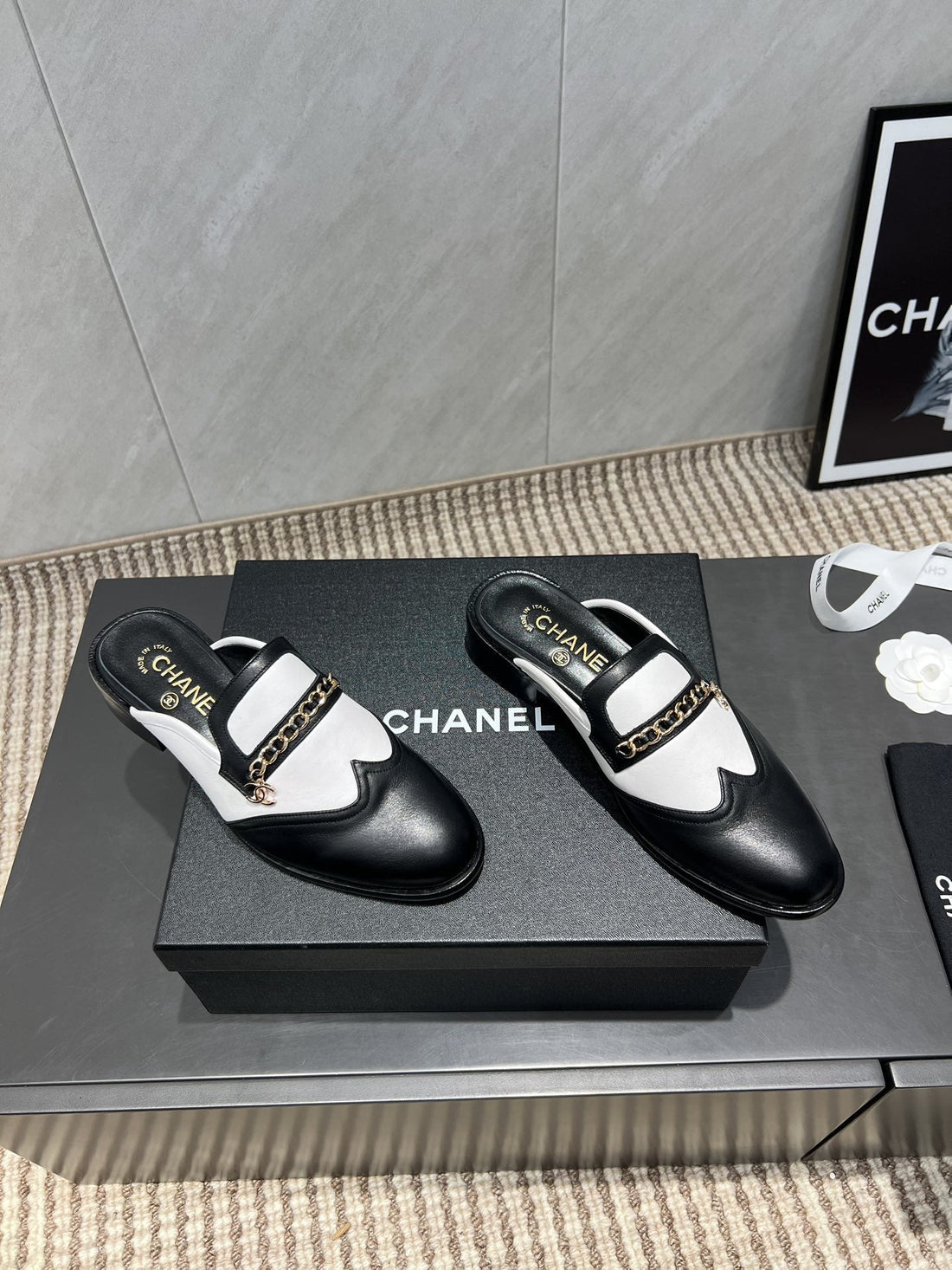 CC 25S Round Toe Chain Loafer Half Slippers In Black And White Cowhide 442536