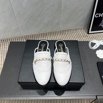 CC 25S Round Toe Chain Loafer Half Slippers In White Cowhide 442535