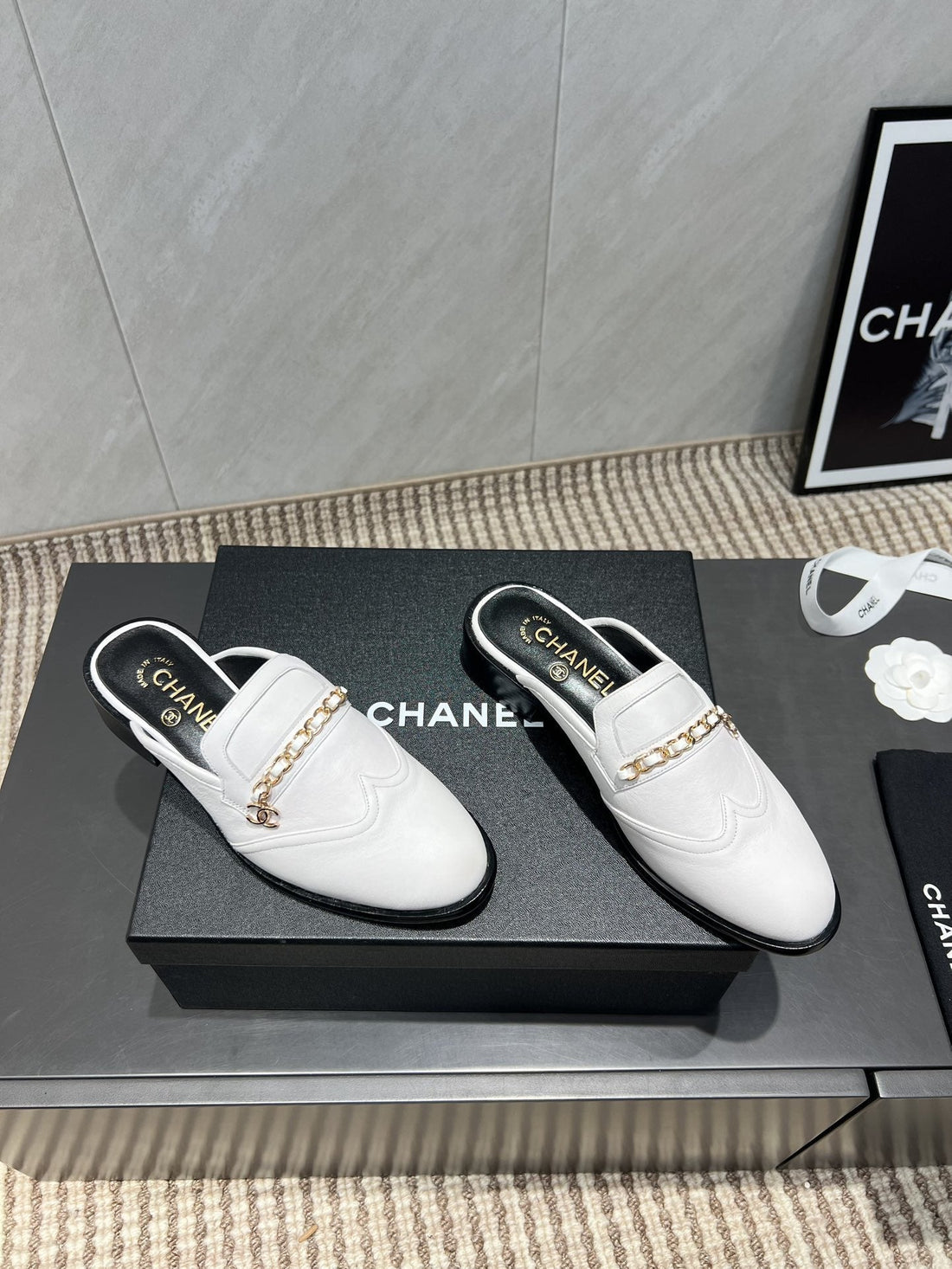 CC 25S Round Toe Chain Loafer Half Slippers In White Cowhide 442535