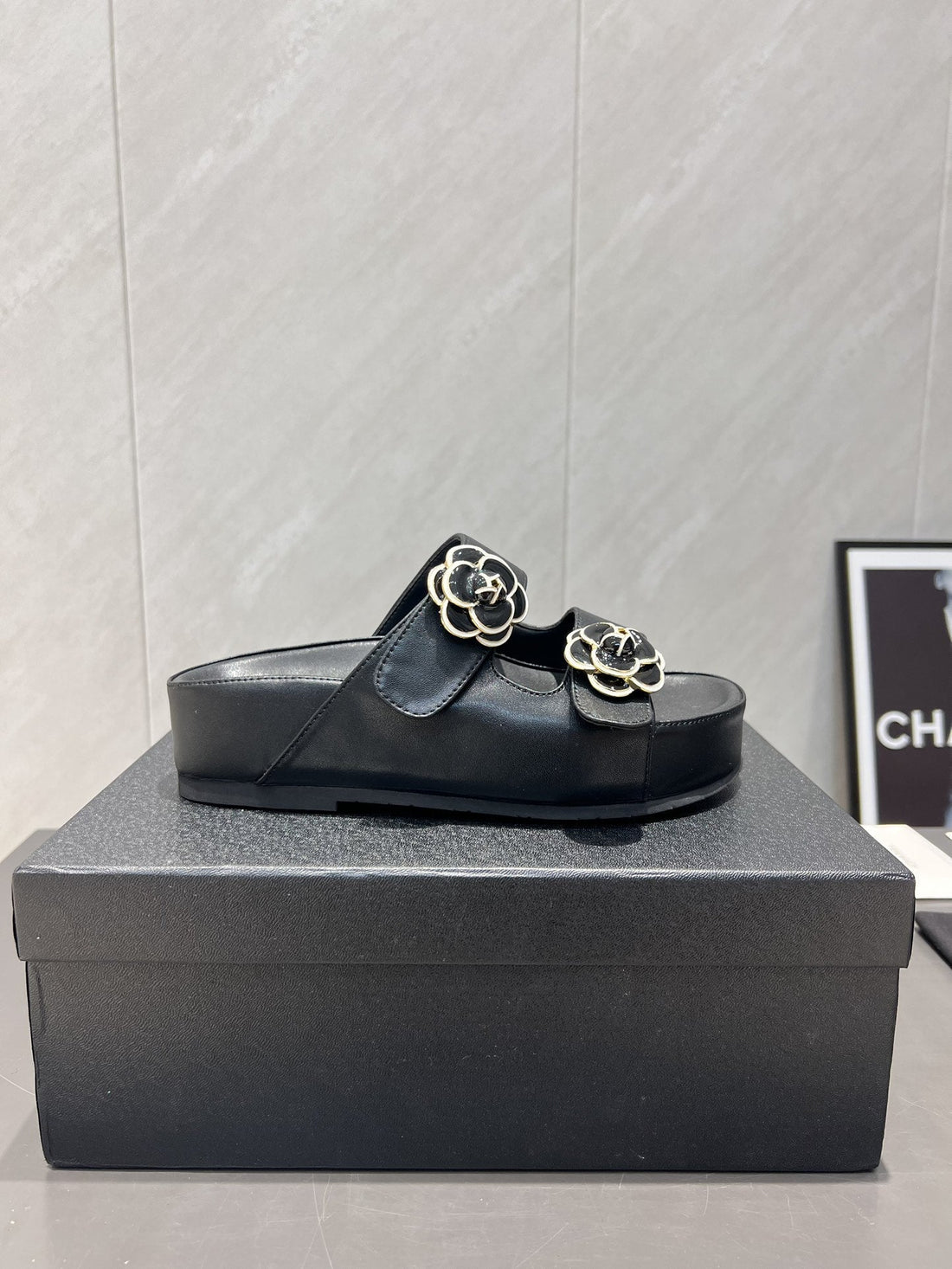 CC 25SS Flower Buckle Platform Beach Slides In Black Cowhide