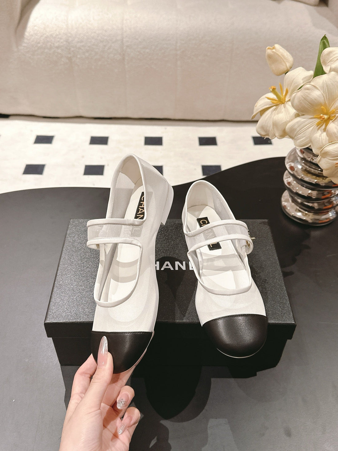 CC 25S Coco Beach Mary Jane Flats White And Black Mesh Cowhide 329016