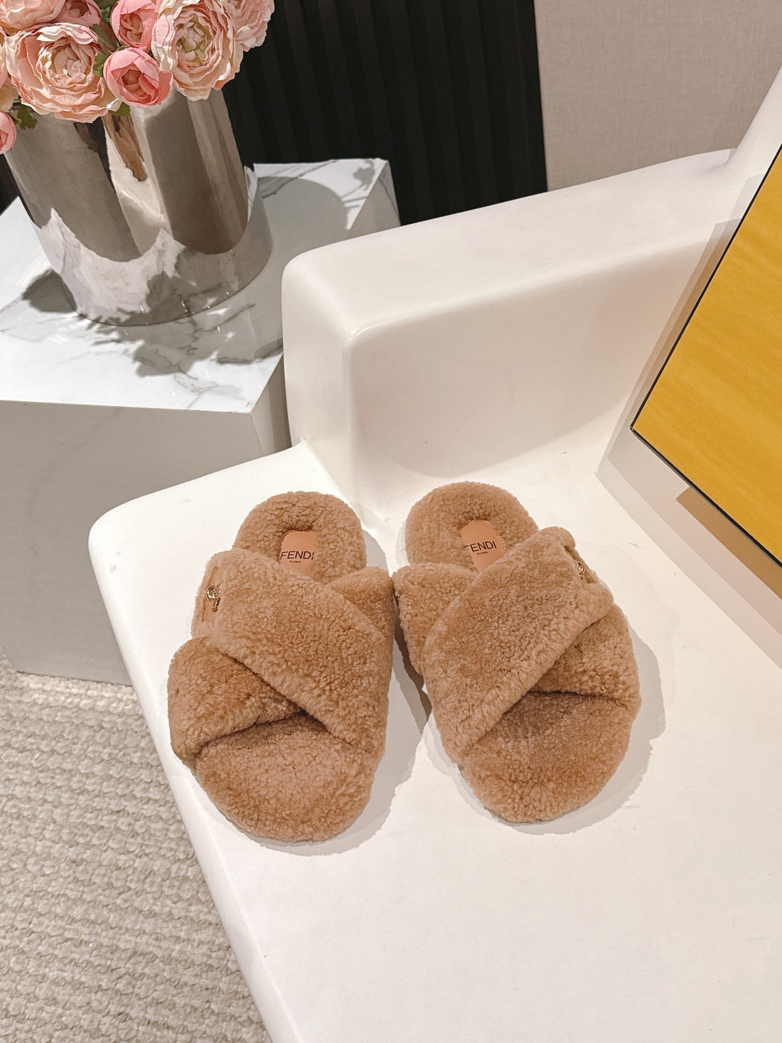 Fendi F013 2025SS Fluffy Slippers Light Brown Lambswool 467191