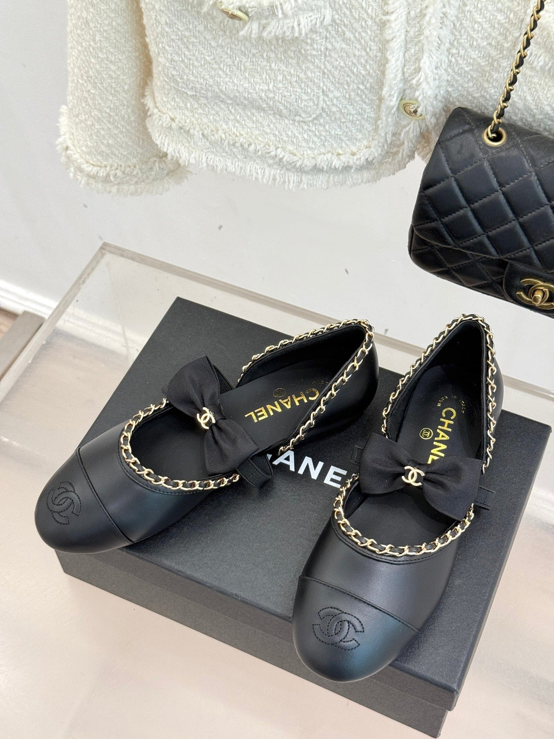 CC 25P Hollow Chain Bow Mary Janes Black Cowhide 473299