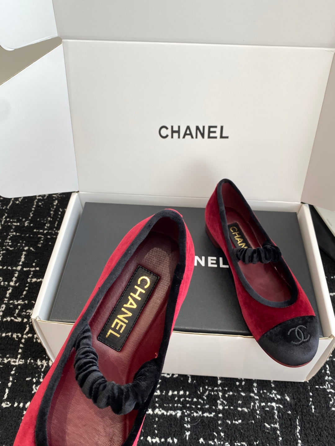 CC 25SS Embroidered Double C Logo Mary Janes Red Suede 473425
