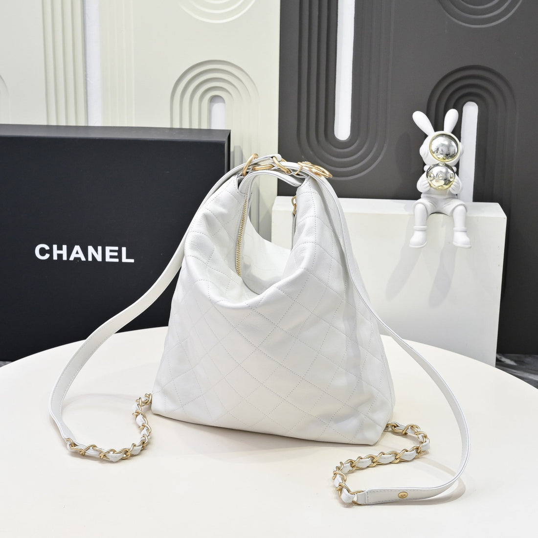 CC 25S Hobo Bag Runway Style Backpack In White Cowhide