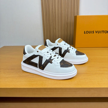 LV High-Quality Casual White Brown Sneakers 194600