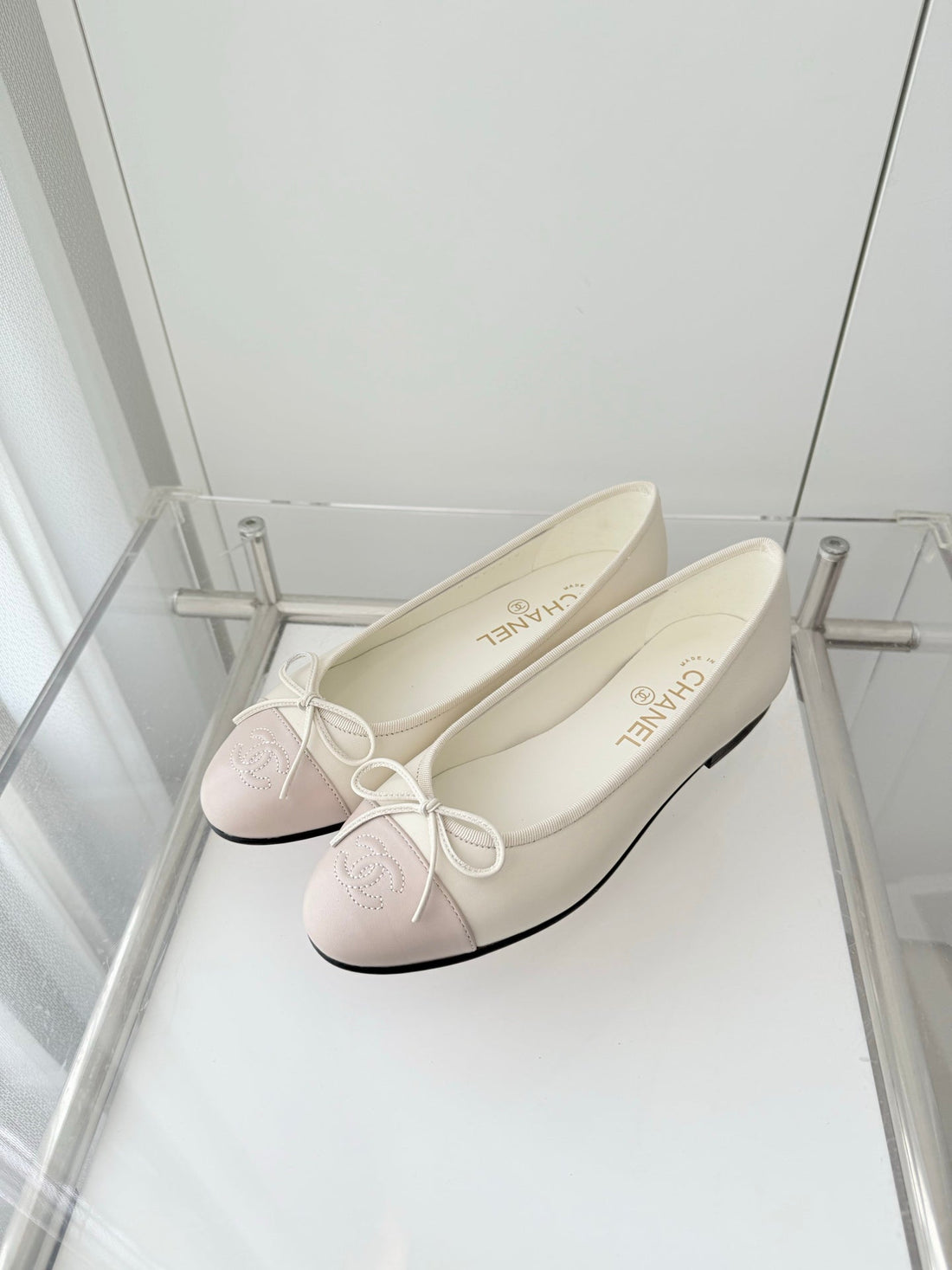 Ballet Flats White Mix Pink Lambskin 566820