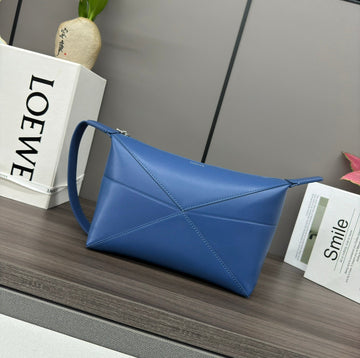 Loewe Puzzle Fold 22CM Handbag In Blue Glossy Calfskin 274150